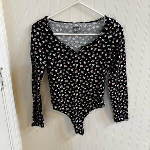 VS - Floral Long Sleeve Bodysuit